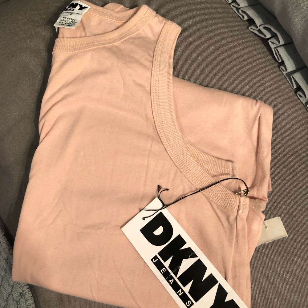 DKNY JEANS ....... tee